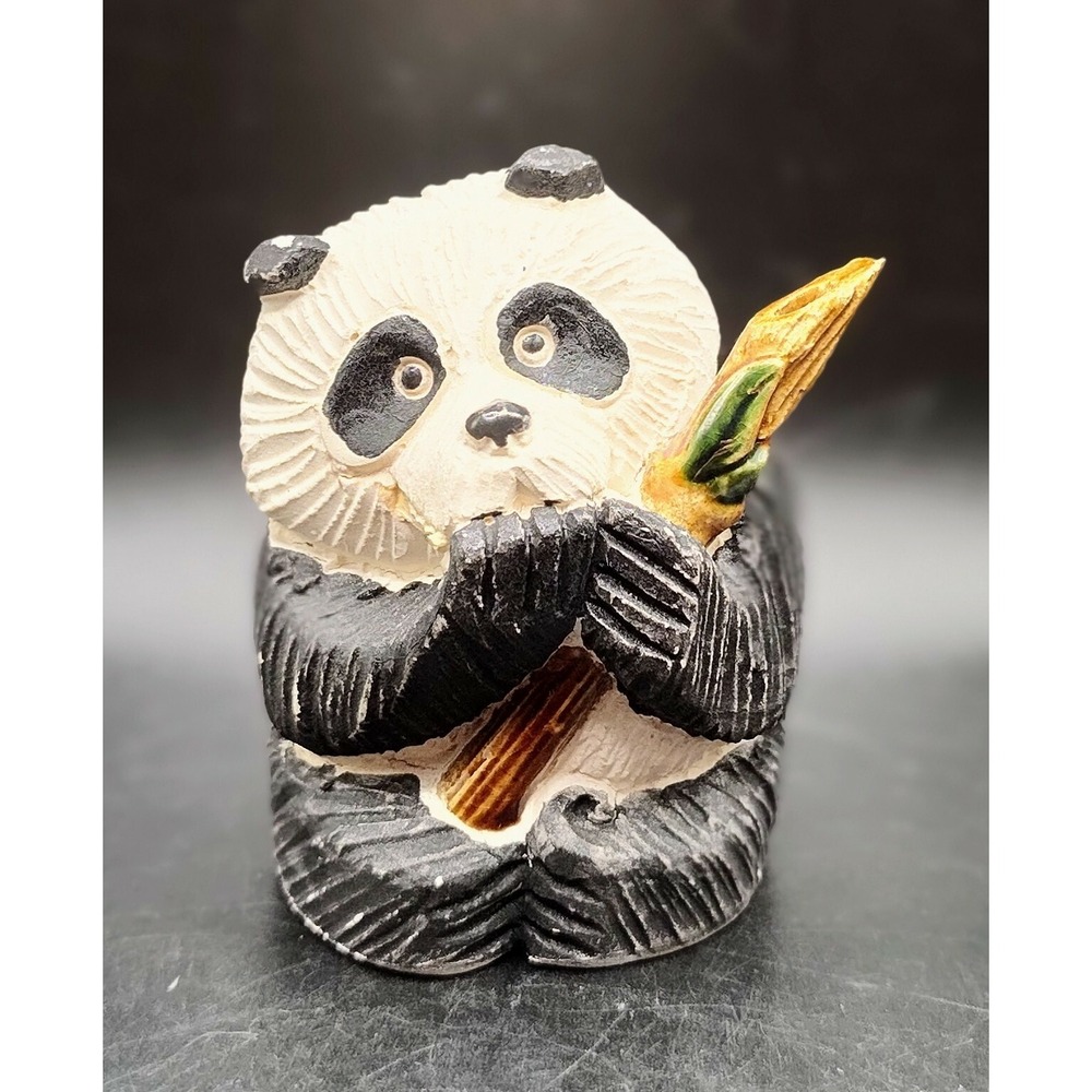 Rinconada Classic 54 Adult Panda Bear Holding Bamboo Retired Figurine Uruguay